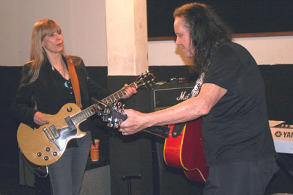 Donovan and Carla Olson rehearse.